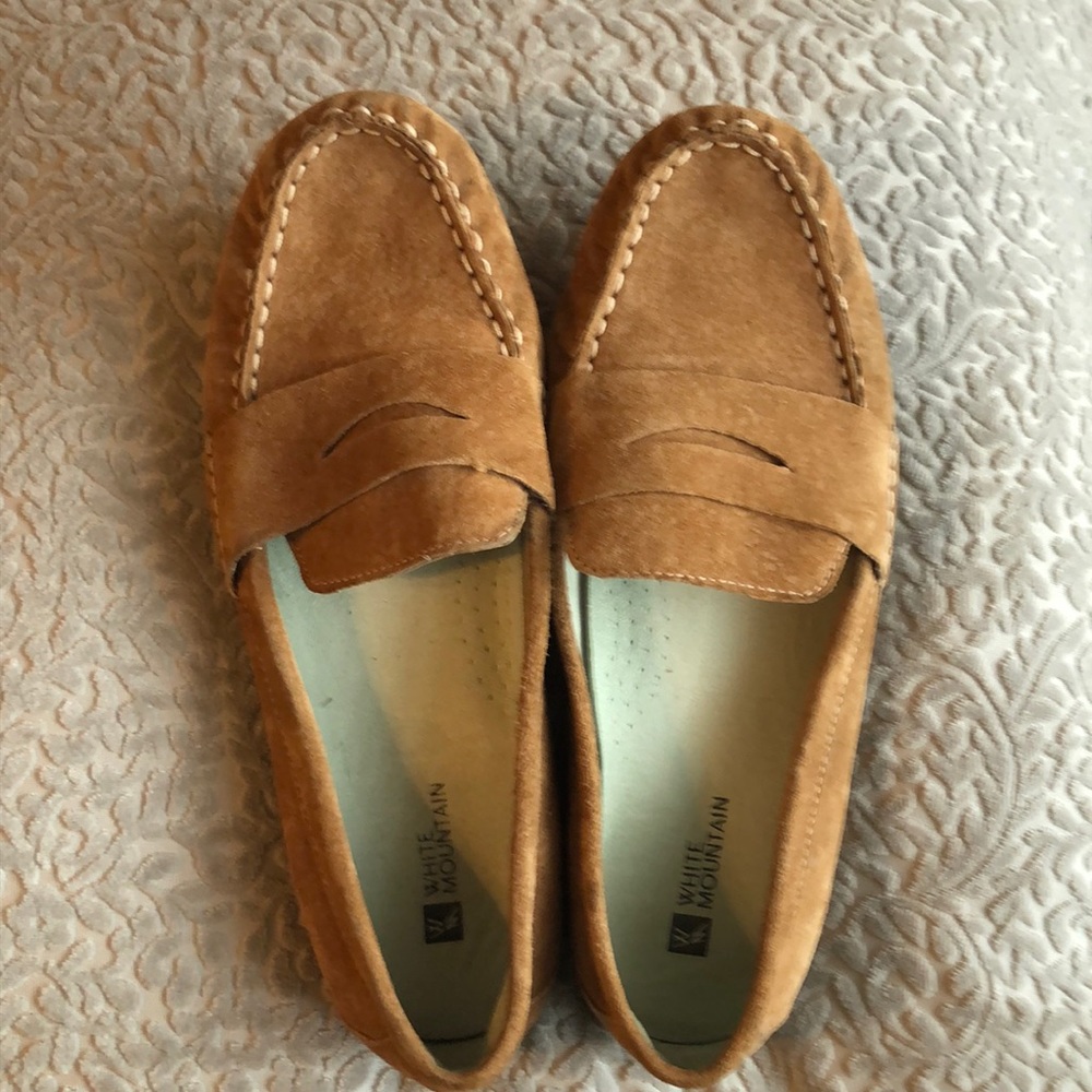 White Mountain Leather Loafers